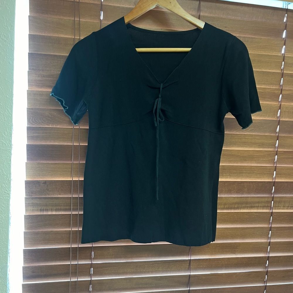 Short-Sleeve V-Neck Ribbed Knit Pullover Size M Drawstring Waist Stretchy Top